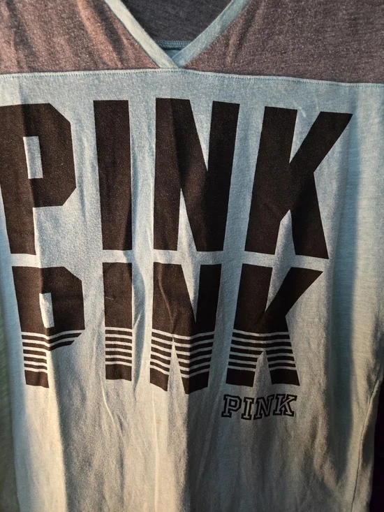 PINK Victoria's Secret Colorblock V-Neck Tee in Light Blue, Gray & White - Picture 2 of 8